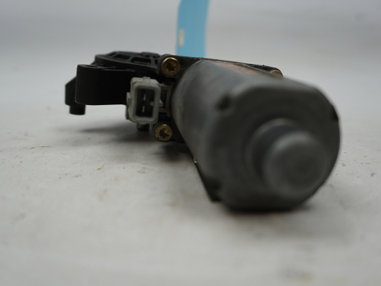 MOTEUR LEVE-VITRE AVD