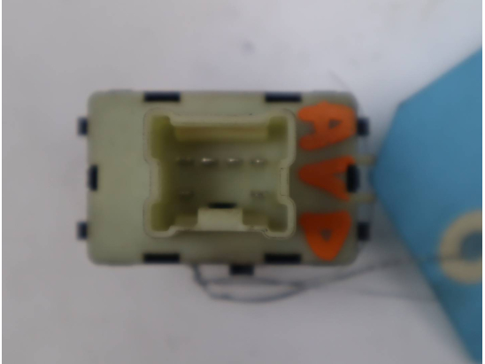 COMMANDE LEVE-GLACE PORTE AVD