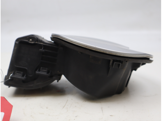 VOLET DE TRAPPE CARBURANT