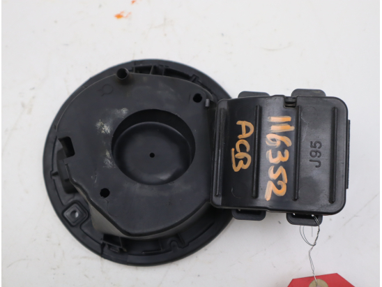 VOLET DE TRAPPE CARBURANT