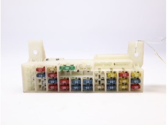 PLATINE FUSIBLE HABITACLE