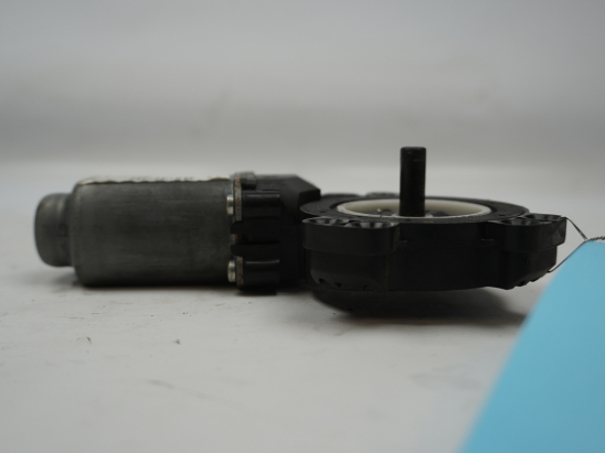 MOTEUR LEVE-VITRE AVD