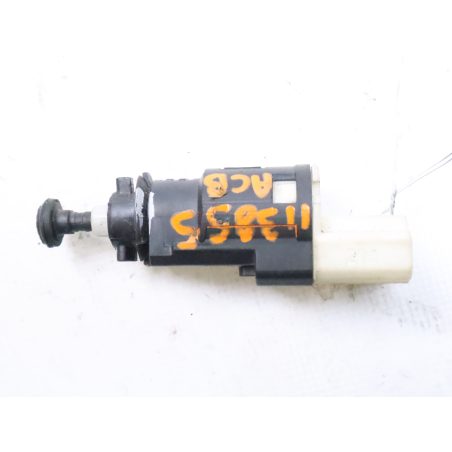 CONTACTEUR DE STOP SUR PEDALE 