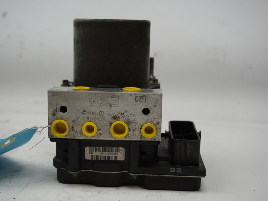 Calculateur abs occasion AUDI A4 II Phase 2 AVANT - 2.0 TDI 140ch