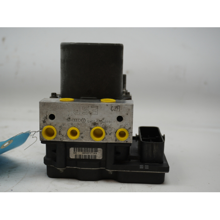 Calculateur abs occasion AUDI A4 II Phase 2 AVANT - 2.0 TDI 140ch