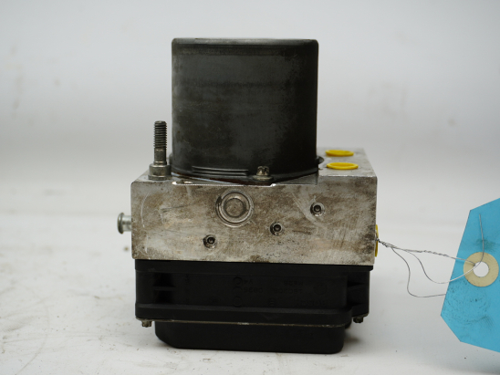 Calculateur abs occasion AUDI A4 II Phase 2 AVANT - 2.0 TDI 140ch