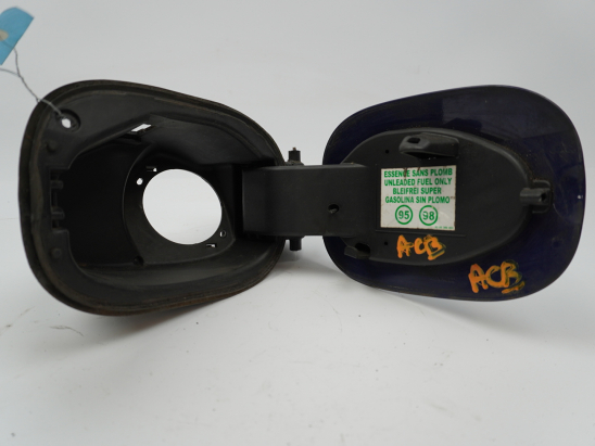 VOLET DE TRAPPE CARBURANT