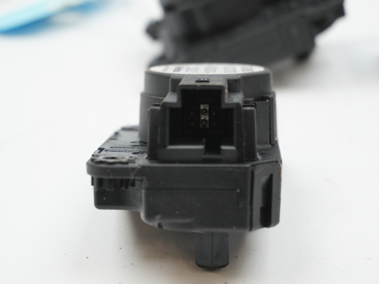 MOTEUR VOLET DE CHAUFFAGE