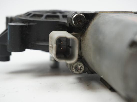 MOTEUR LEVE-VITRE AVD