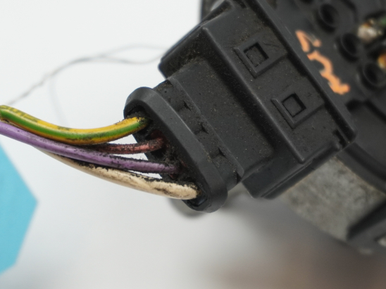 MOTEUR ESSUIE-GLACE AV