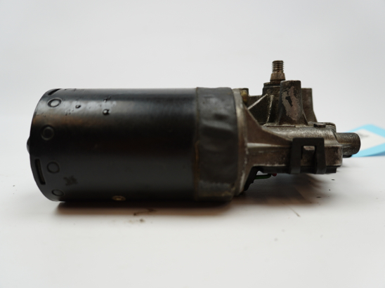 MOTEUR ESSUIE-GLACE AV