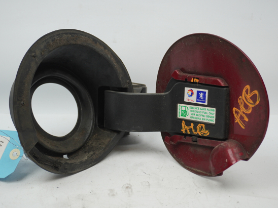 VOLET DE TRAPPE CARBURANT