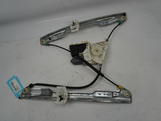 MECANISME+MOTEUR LEVE-GLACE AVD