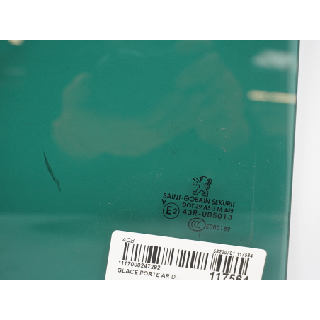 GLACE PORTE AR D