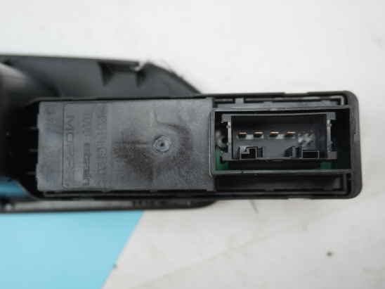 COMMANDE LEVE-GLACE PORTE ARD