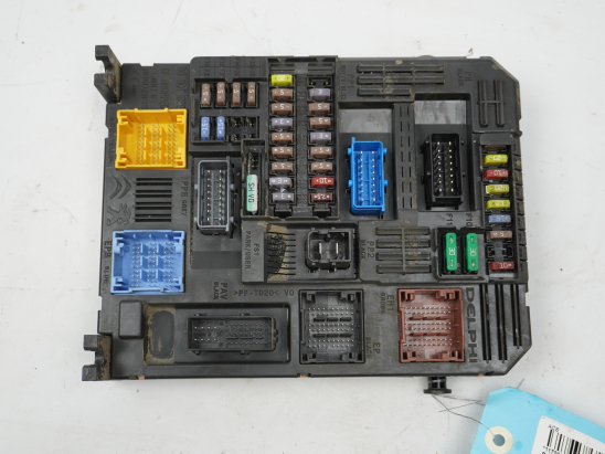 BSI (PLATINE FUSIBLE HABITACLE)