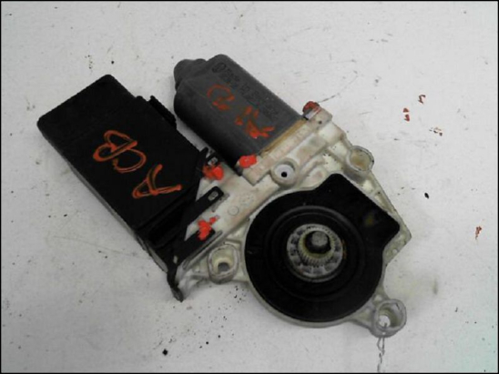 MOTEUR LEVE-VITRE AVD