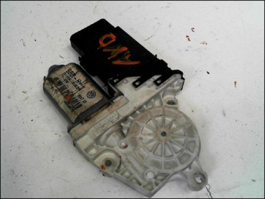 MOTEUR LEVE-VITRE AVD