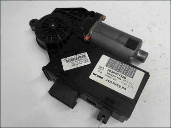 MOTEUR LEVE-VITRE AVD