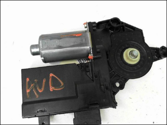 MOTEUR LEVE-VITRE AVD
