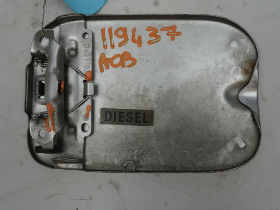 VOLET DE TRAPPE CARBURANT