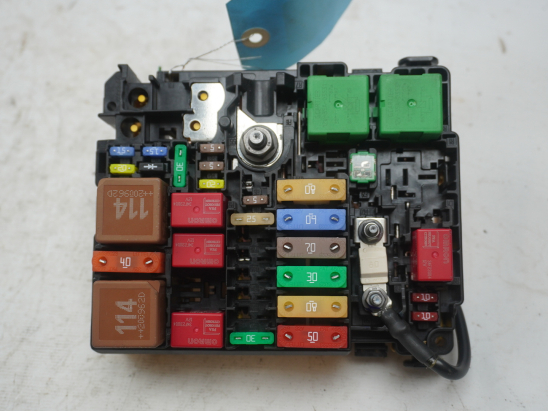 Boite a fusibles occasion PEUGEOT 208 II Phase 1 - 1.2 75ch