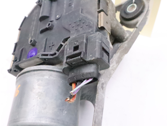 MOTEUR ESSUIE-GLACE AV GAUCHE