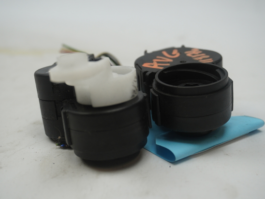 MOTEUR VOLET DE CHAUFFAGE