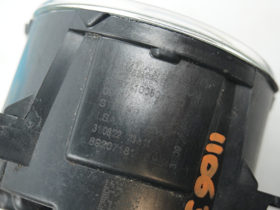 PHARE ANTIBROUILLARD AVG