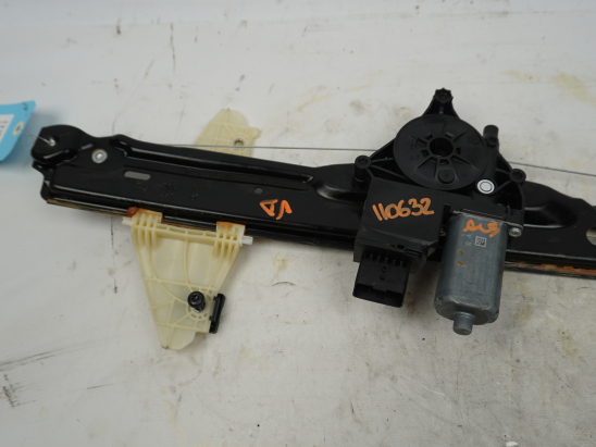 MECANISME+MOTEUR LEVE-GLACE AVD