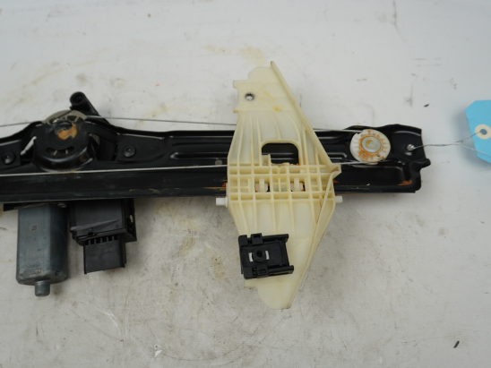 MECANISME+MOTEUR LEVE-GLACE AVD