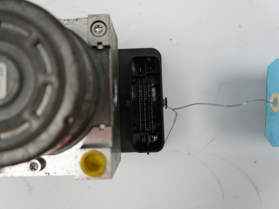 Calculateur abs occasion PEUGEOT 208 Phase 1 - 1.2 VTI 82ch