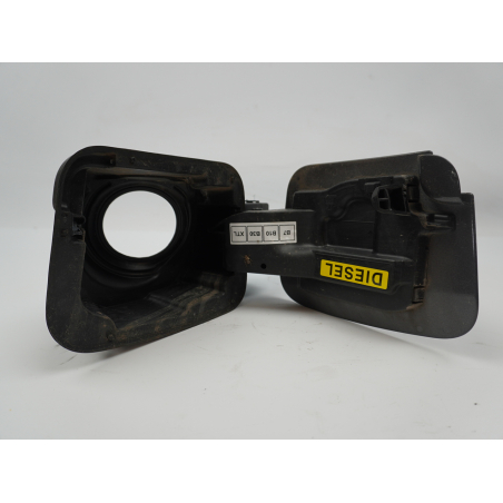 VOLET DE TRAPPE CARBURANT