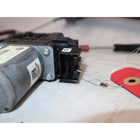 MECANISME+MOTEUR LEVE-GLACE AVD