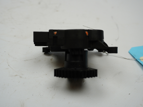 MOTEUR VOLET DE CHAUFFAGE