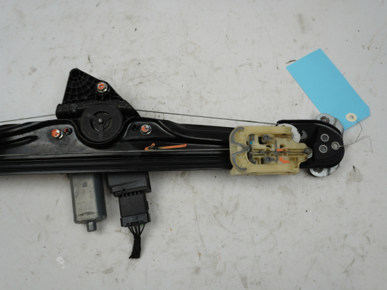 MECANISME+MOTEUR LEVE-GLACE AVD