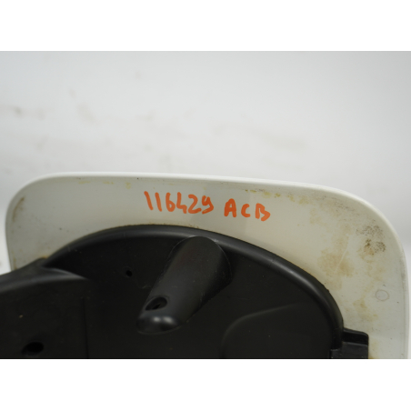 VOLET DE TRAPPE CARBURANT