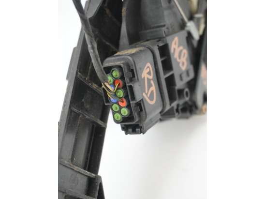 Serrure porte ard occasion FORD FOCUS II Phase 1 - 1.8i 125ch