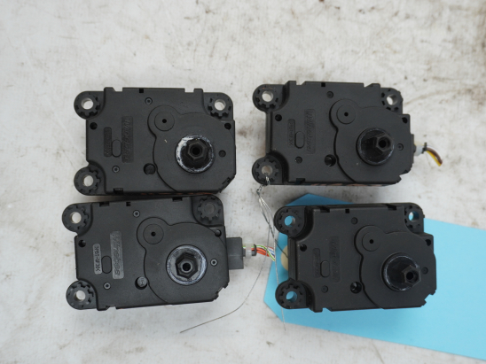 MOTEUR VOLET DE CHAUFFAGE