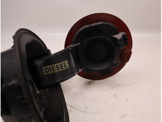 VOLET DE TRAPPE CARBURANT