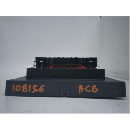 PLATINE FUSIBLE HABITACLE