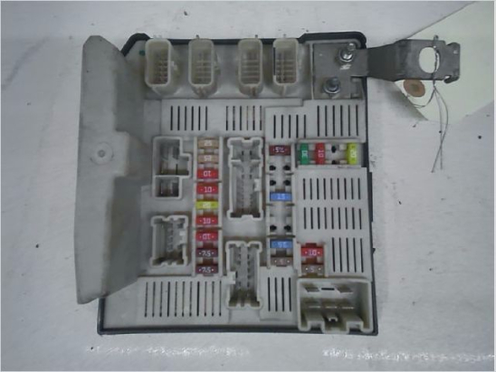 Platine fusible av occasion RENAULT MEGANE II Phase 2 - 1.5 DCI 105ch