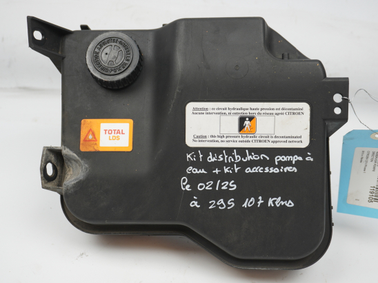 RESERVOIR POMPE DIRECTION