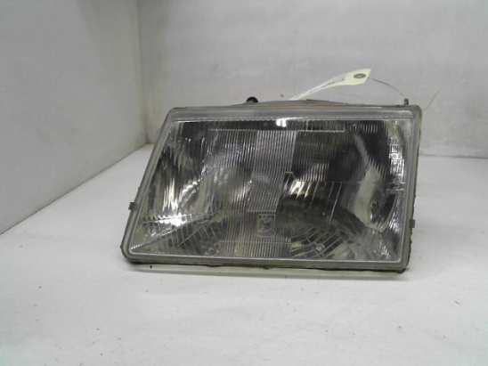 Phare gauche occasion PEUGEOT 309 Phase 1 - 1.9 D