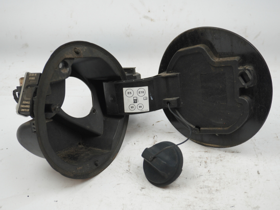 VOLET DE TRAPPE CARBURANT