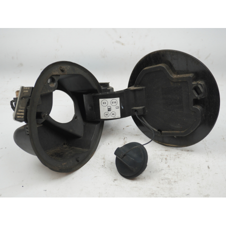 VOLET DE TRAPPE CARBURANT