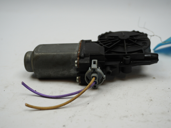 MOTEUR LEVE-VITRE AVD