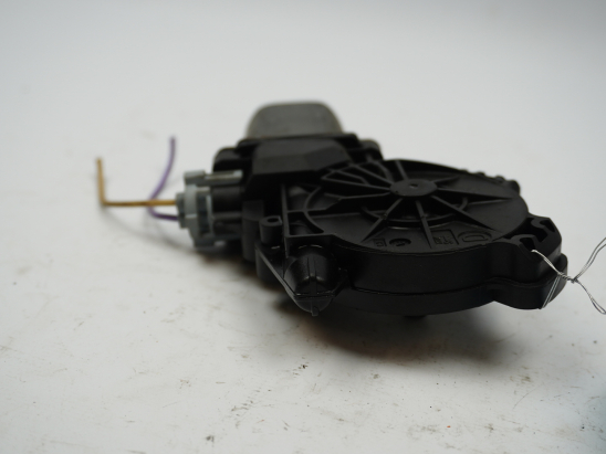 MOTEUR LEVE-VITRE AVD