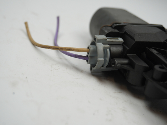 MOTEUR LEVE-VITRE AVD