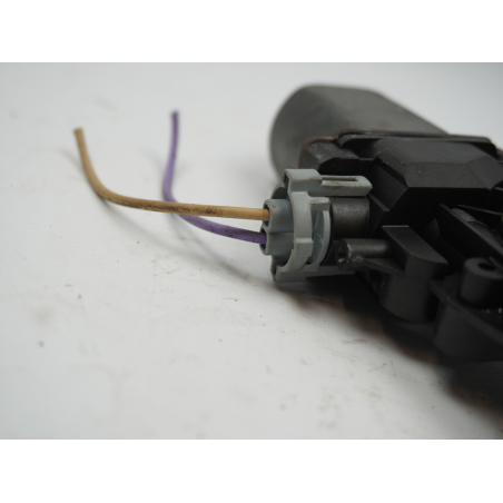 MOTEUR LEVE-VITRE AVD